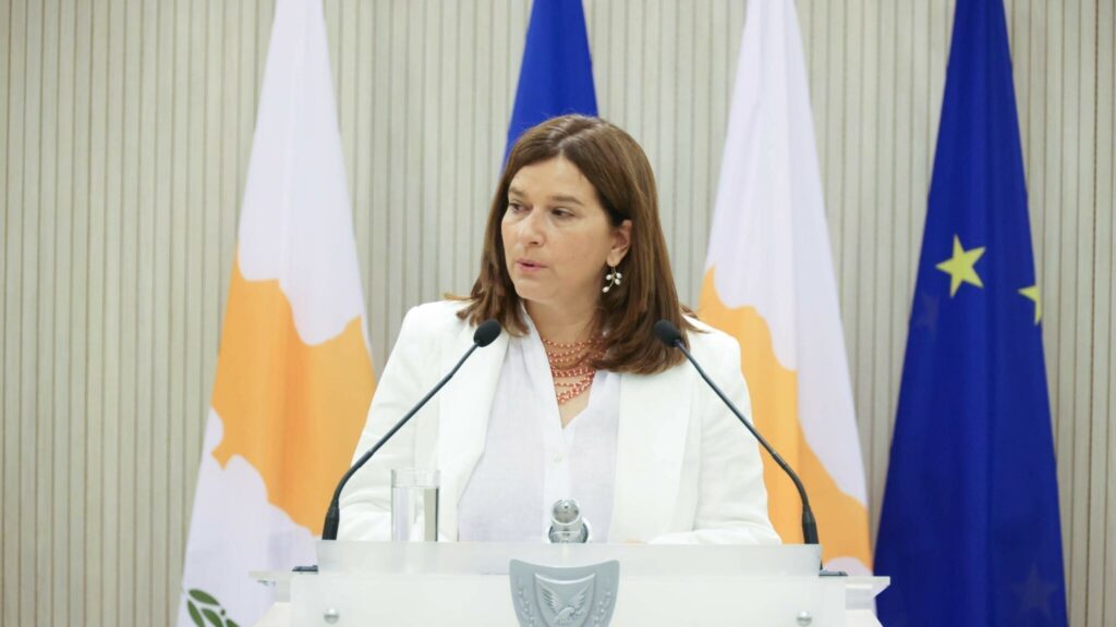 Χωρίς έγκριση η έκδοση βιβλίου για Μπιενάλε, παραίτηση ζητούν Βουλευτές