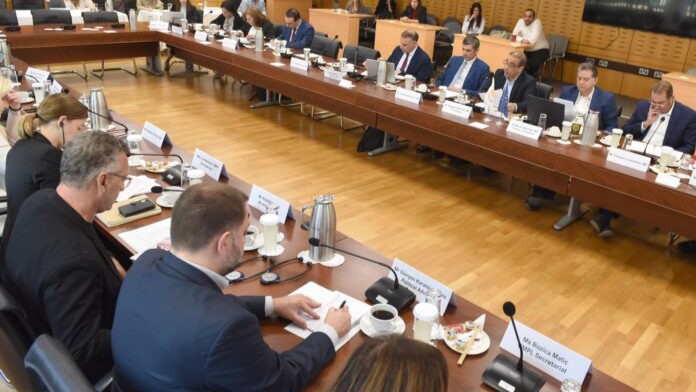 Κοινωνικός διάλογος και κυπριακή Προεδρία σε συνάντηση Επιτροπών Βουλής – Ευρωκοινοβουλίου Κοινωνικός διάλογος και κυπριακή Προεδρία σε συνάντηση Επιτροπών Βουλής – Ευρωκοινοβουλίου