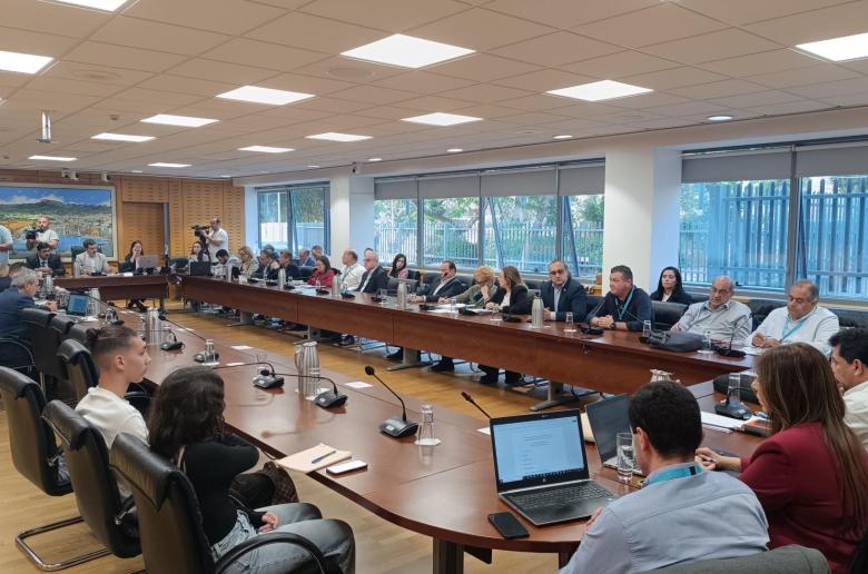 Άτυπο διάλογο και κατ’ άρθρον για αξιολόγηση εκπαιδευτικών ξεκινά η Επιτροπή Παιδείας